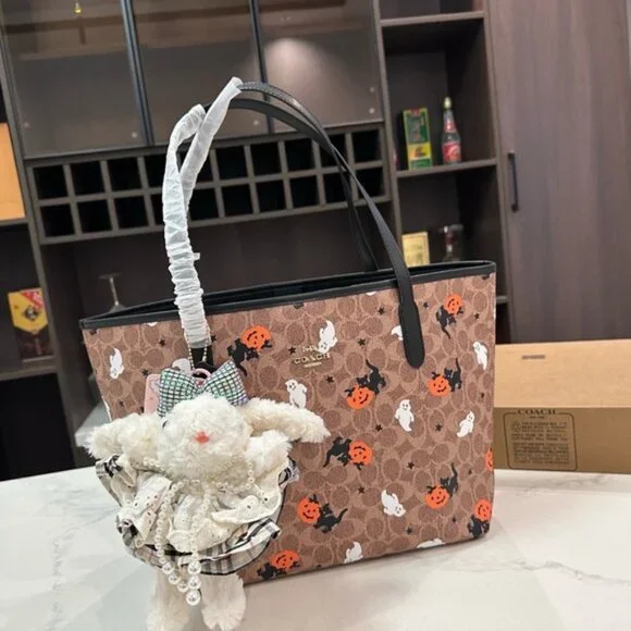 City Tote - Coach Halloween Signature Canvas - Picture 7 of 9